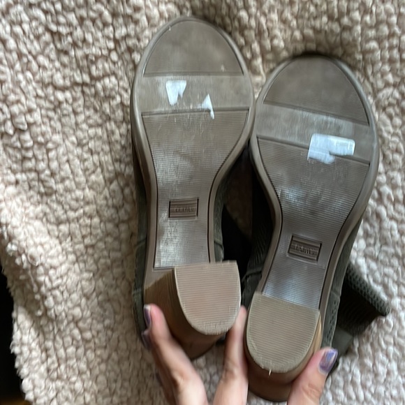 TOMs Olive Green Heel Open Toe Booties Size 11 - Picture 5 of 5